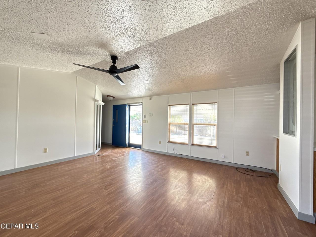 5941 Sixta Dr - Photo 3 of 45