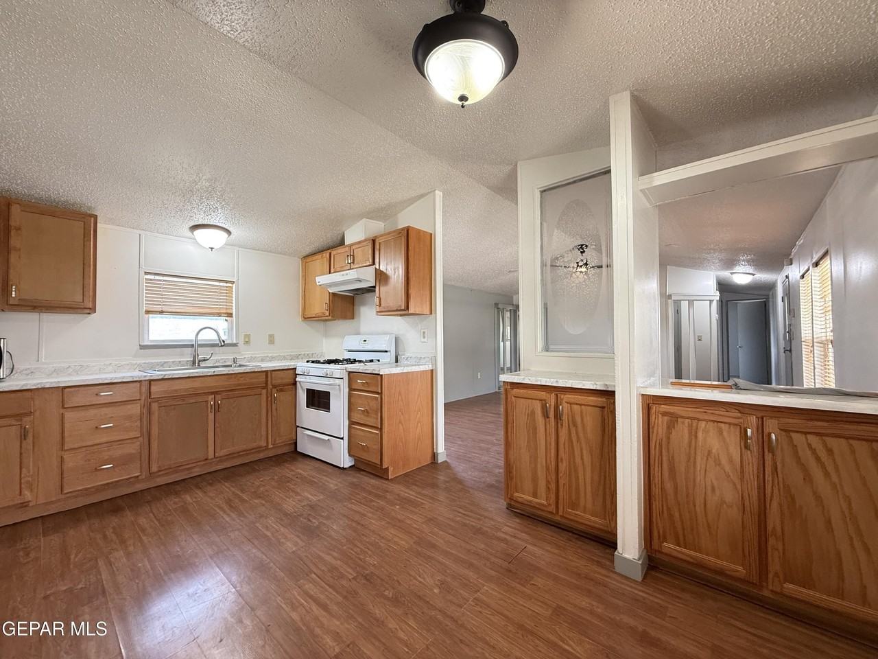 5941 Sixta Dr - Photo 4 of 45