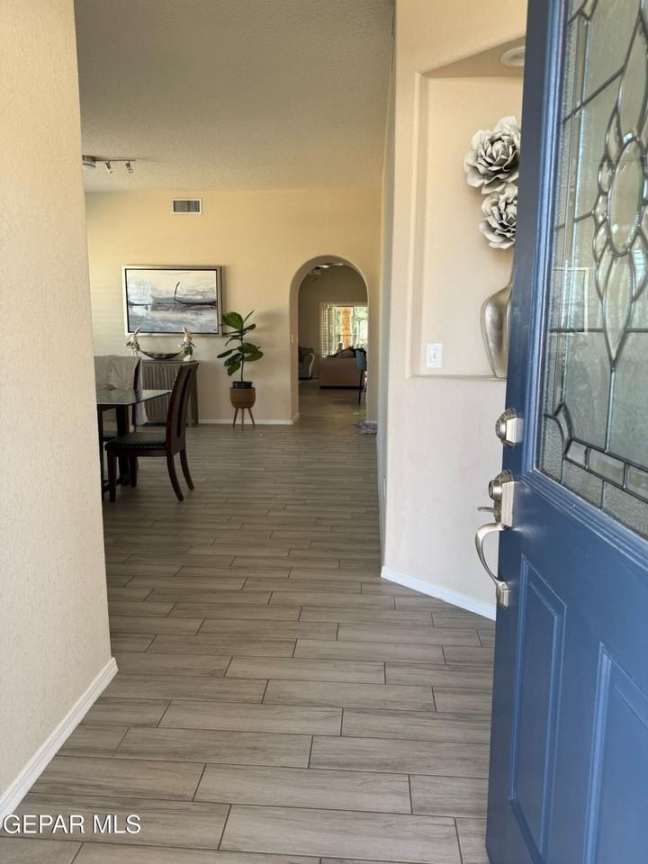 798 Maxey Marie Dr - Photo 3 of 16