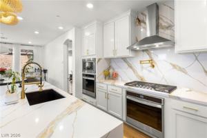 featured image of 6 Sun Lily Ln