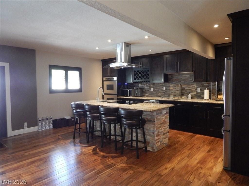 2712 W Oakey Blvd - Photo 2 of 24