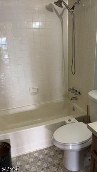 4 Brandywine Ct #2 - Photo 7 of 16