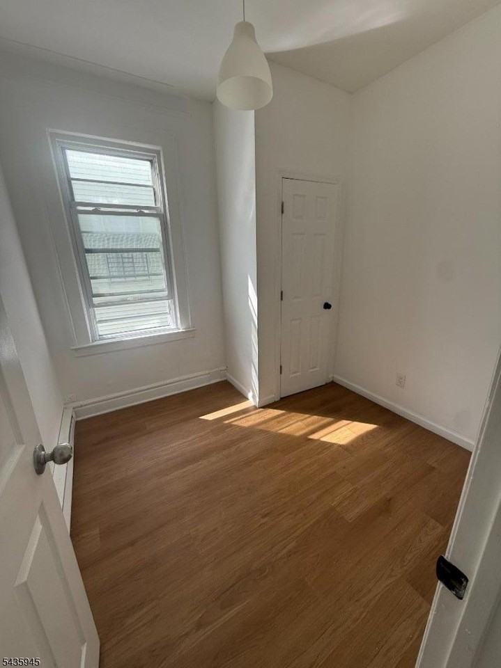 14 Belmont Ter #2R - Photo 6 of 7