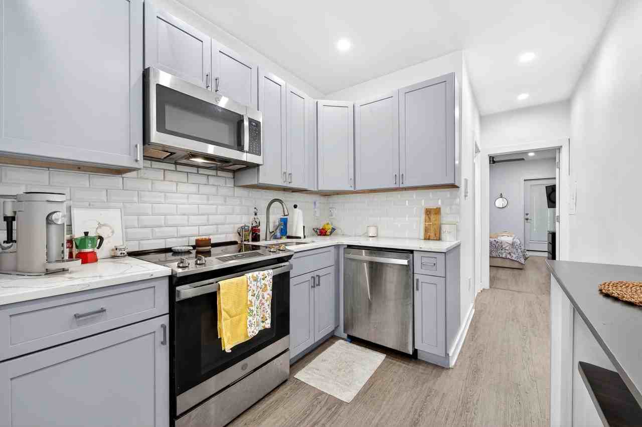 310 Madison St #1L - Photo 3 of 15