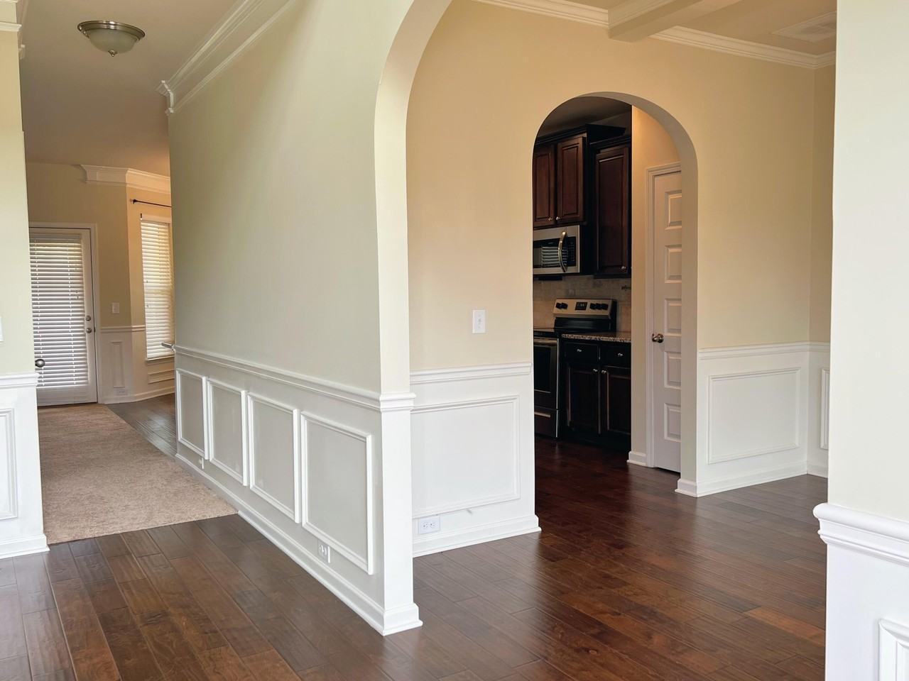 5022 Vine Ln - Photo 3 of 44