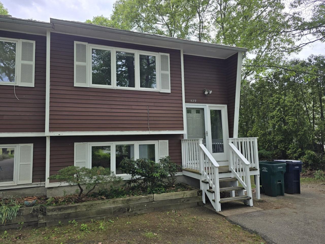 429 Boston Neck Rd #429 - Photo 2 of 5