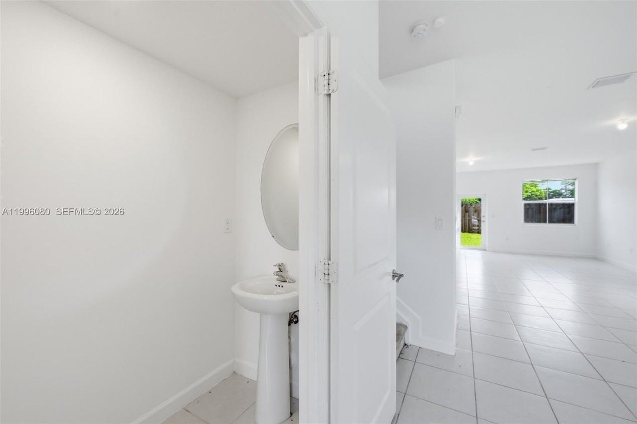 2345 Nw 131st Cir #2345 - Photo 5 of 50