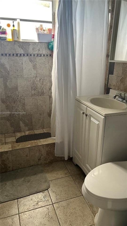 11750 Sw 186th St - Photo 6 of 10