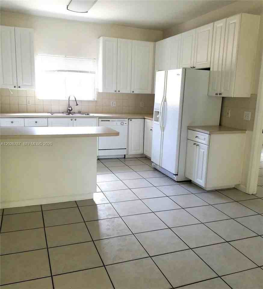 4812 Washington St #7 - Photo 5 of 19