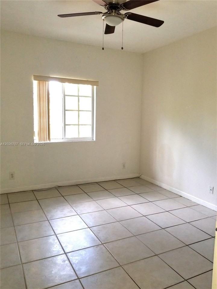 4812 Washington St #7 - Photo 7 of 19