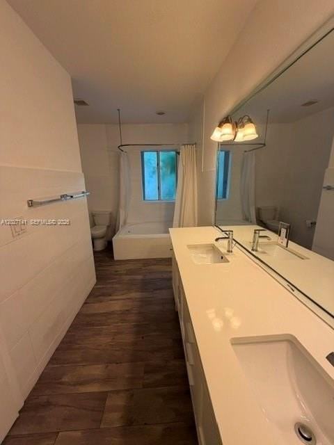 3062 Matilda St #2 - Photo 7 of 13