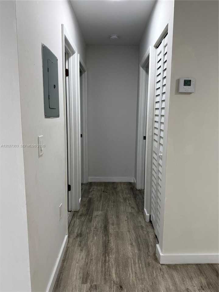 1580 Sw 2nd St #4 - Photo 4 of 8