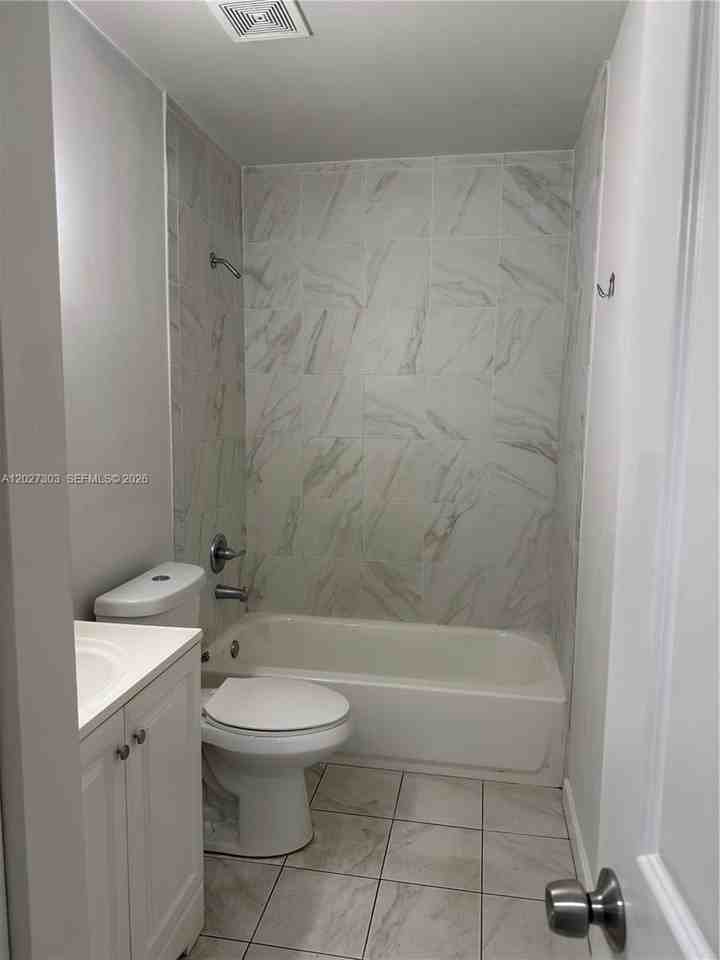 1580 Sw 2nd St #4 - Photo 7 of 8