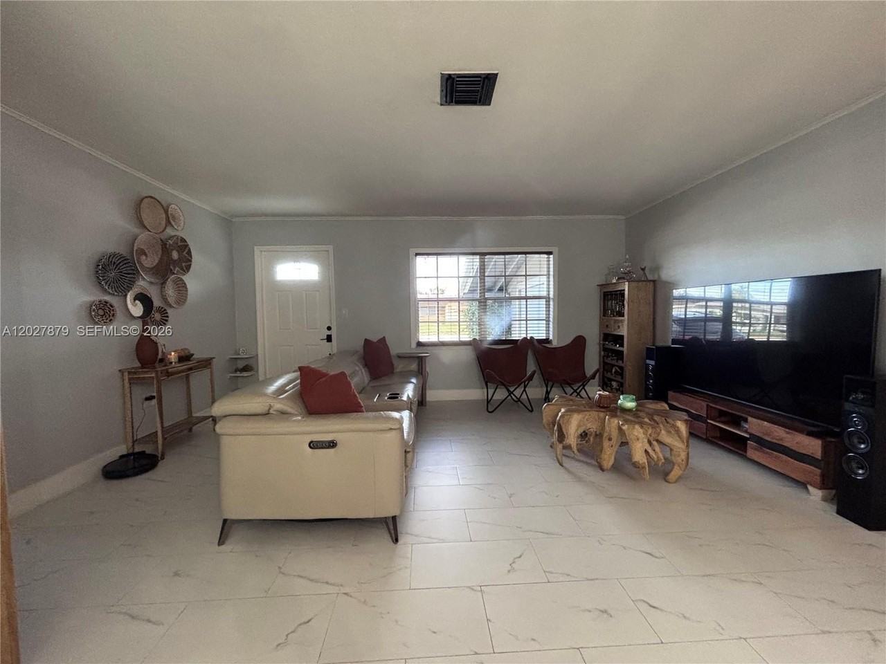 3240 Sw 66th Ter - Photo 2 of 32