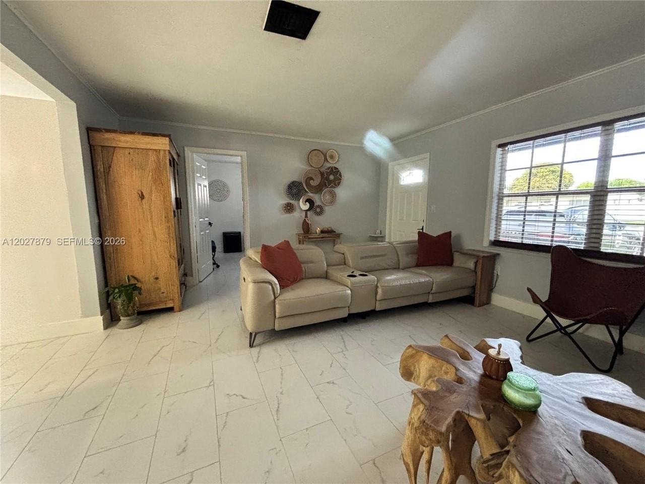 3240 Sw 66th Ter - Photo 4 of 32