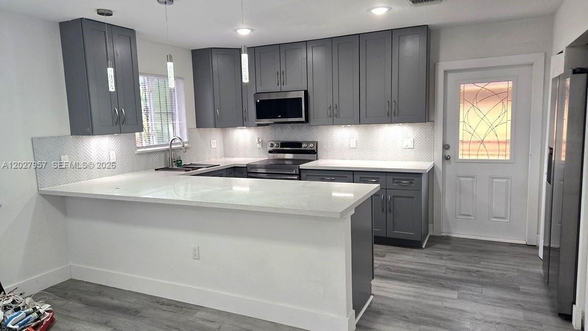 4952 Nw 21st Ave #0 - Photo 6 of 23