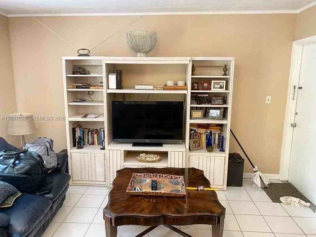 815 Middle River Dr #203 - Photo 4 of 18