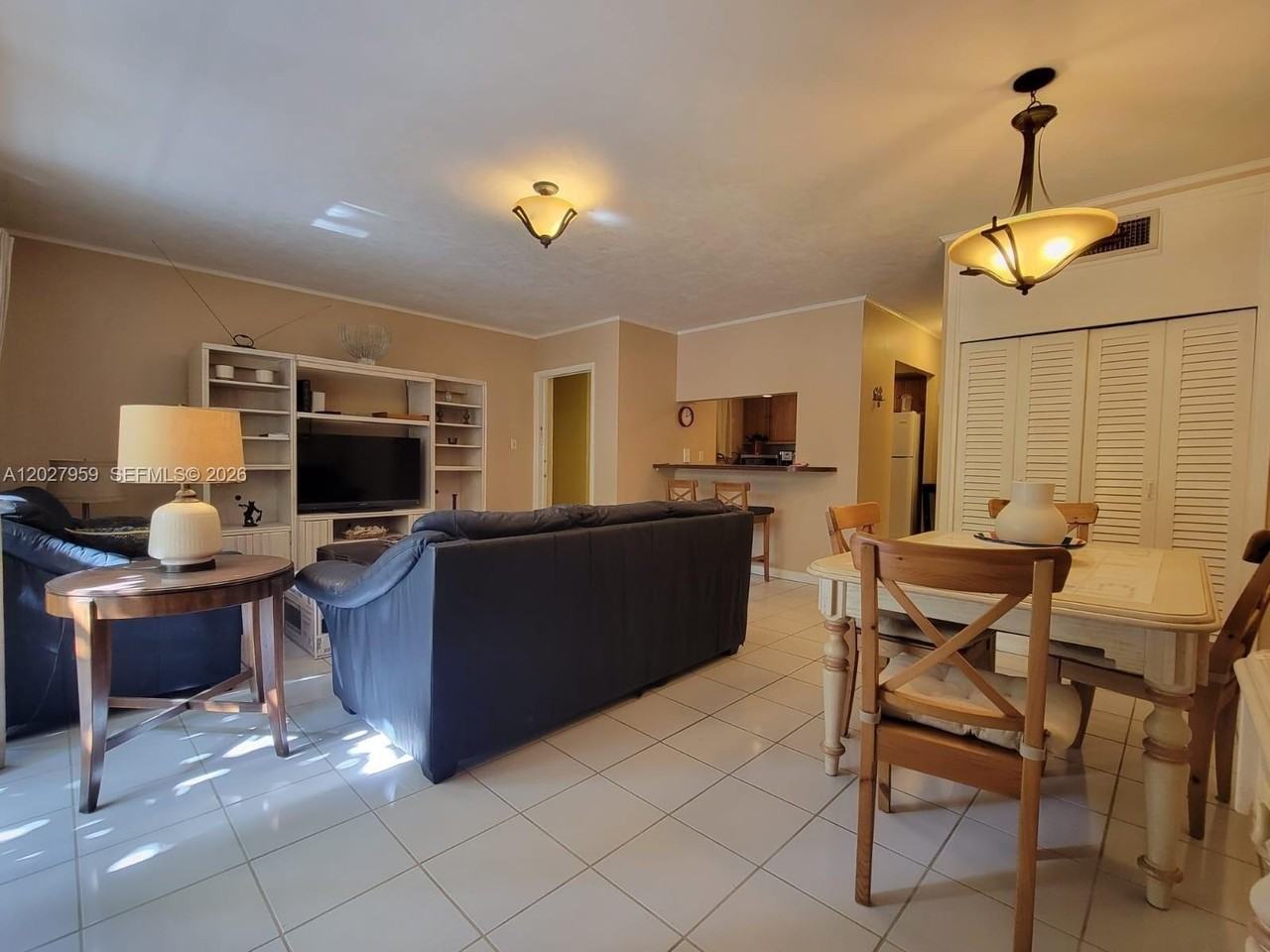 815 Middle River Dr #203 - Photo 5 of 18