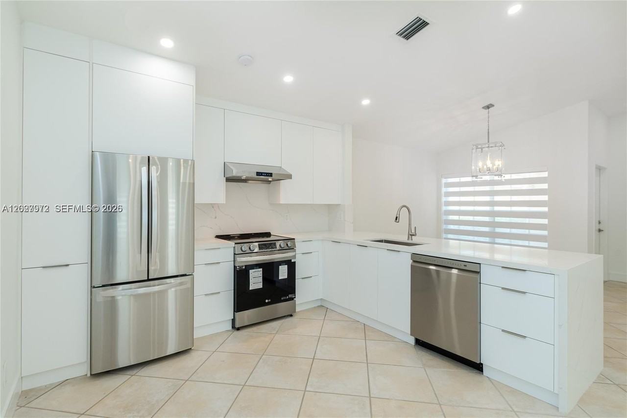 812 Garnet Cir #812 - Photo 5 of 17