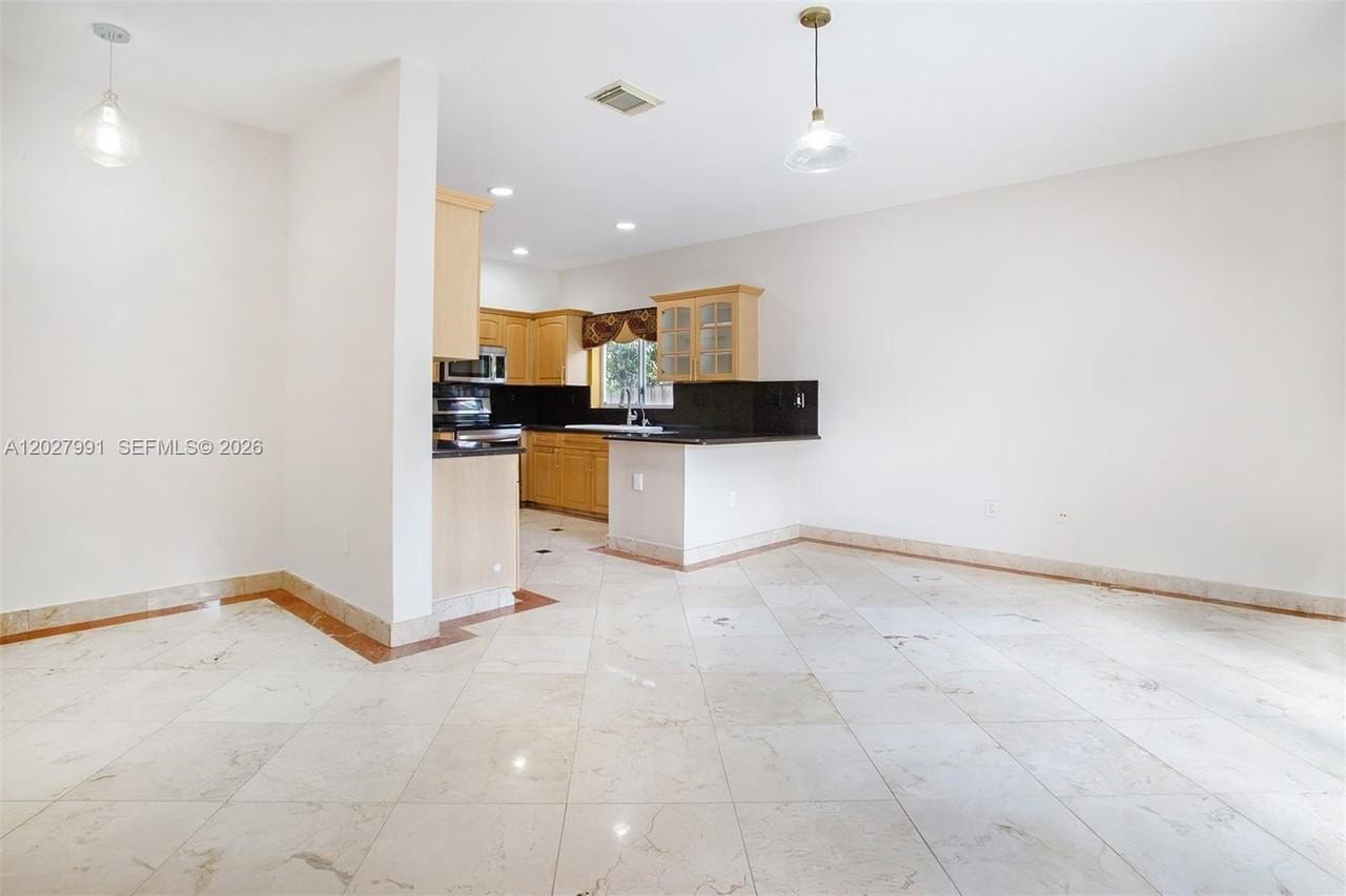 2657 Sw 145th Ave #1 - Photo 6 of 26