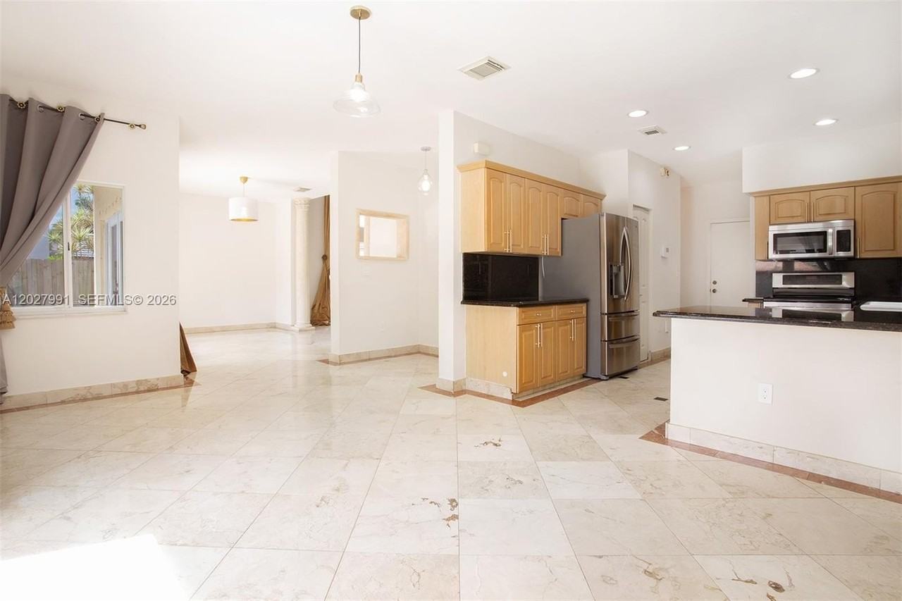 2657 Sw 145th Ave #1 - Photo 7 of 26