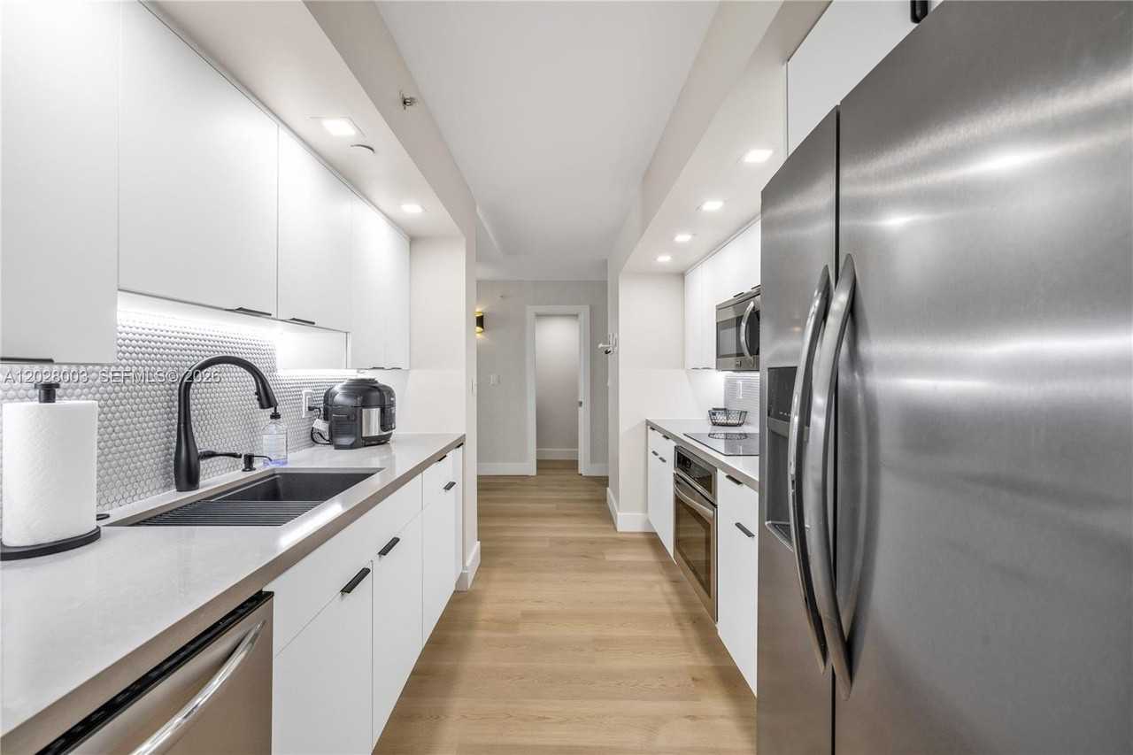 6917 Collins Ave #1404 - Photo 4 of 22