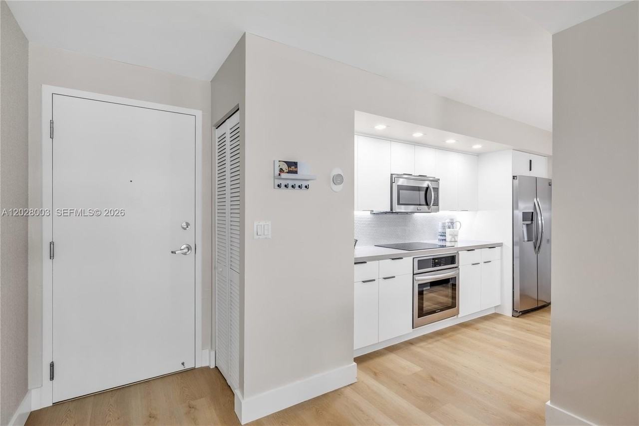 6917 Collins Ave #1404 - Photo 5 of 22