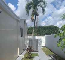 featured image of 570 W 46th Pl #B