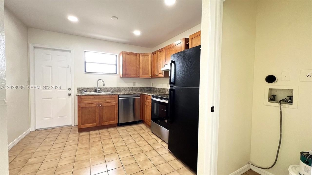 5914 Taylor St #1-2 - Photo 3 of 11