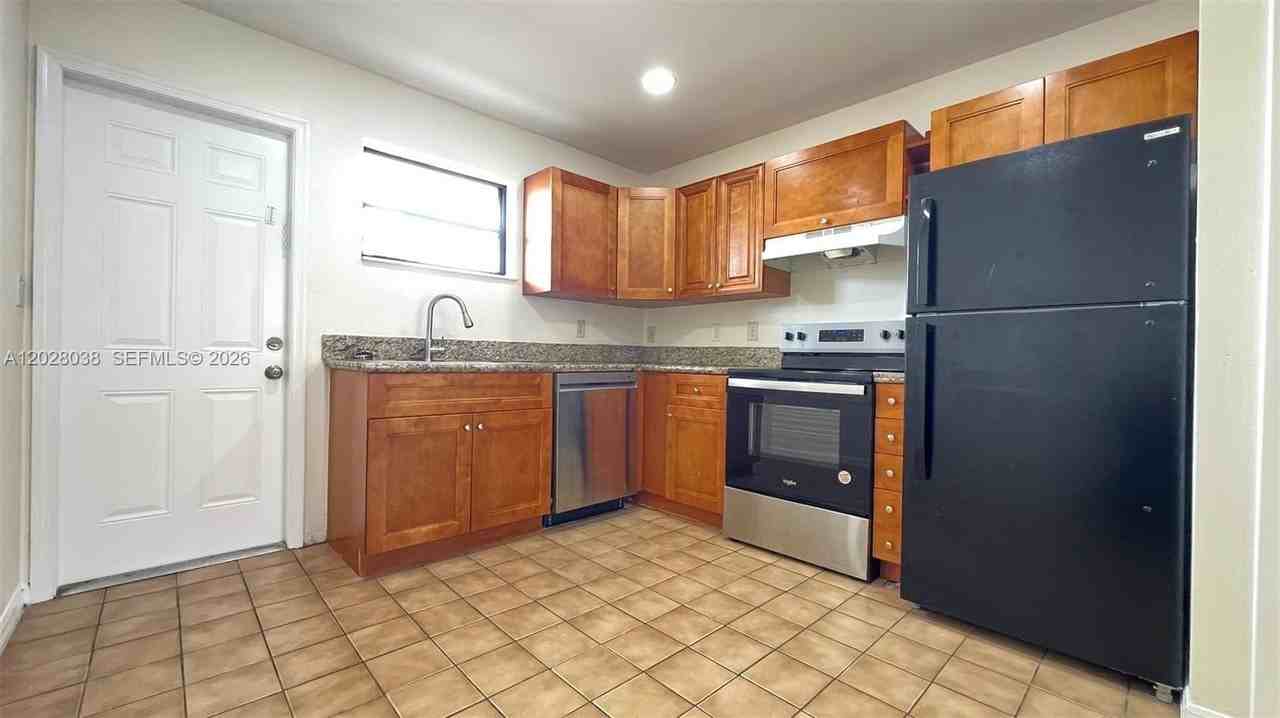 5914 Taylor St #1-2 - Photo 4 of 11