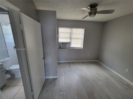 featured image of 1720 Nw 1st Pl #1