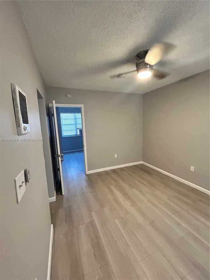 1720 Nw 1st Pl #1 - Photo 4 of 13