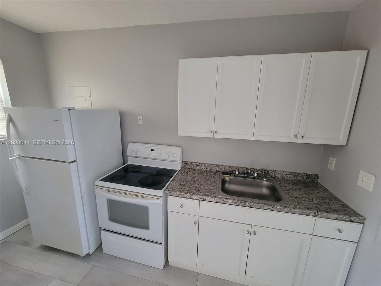 1720 Nw 1st Pl #1 - Photo 5 of 13
