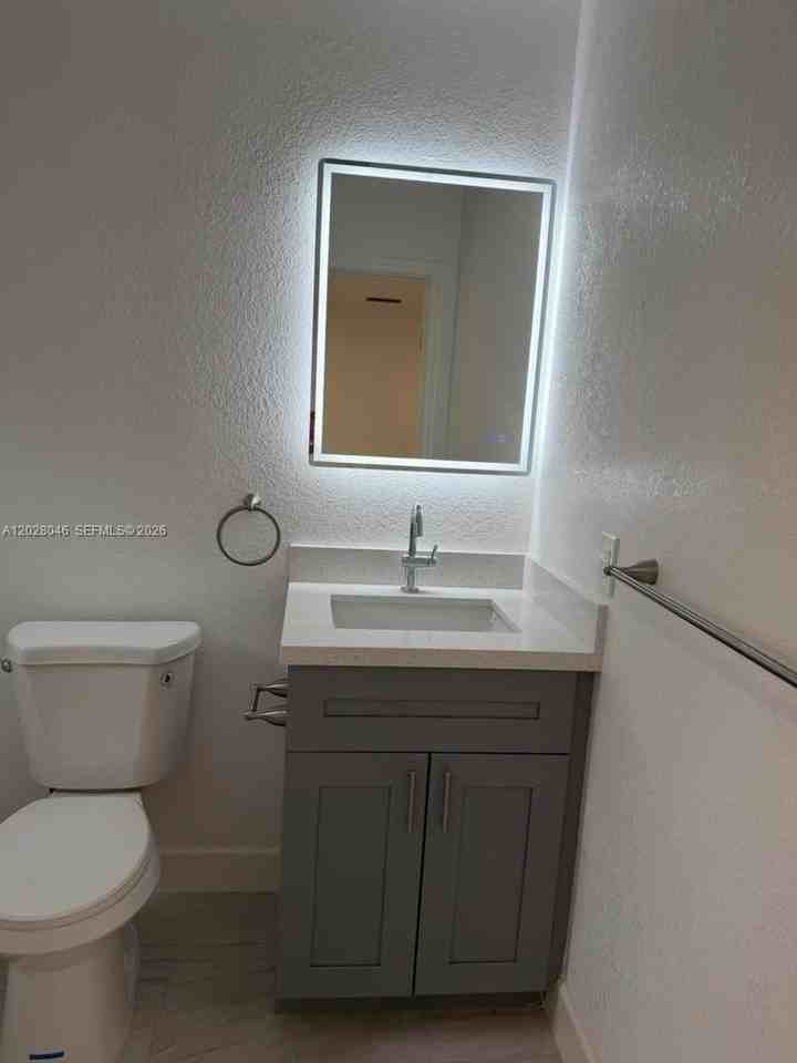 19321 Sw 196th St #1 - Photo 3 of 10