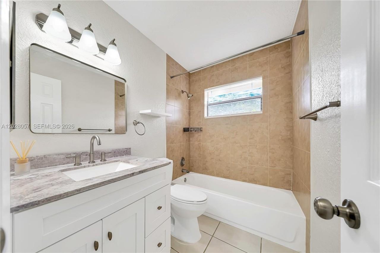 9751 Wayne Ave #6 - Photo 7 of 25
