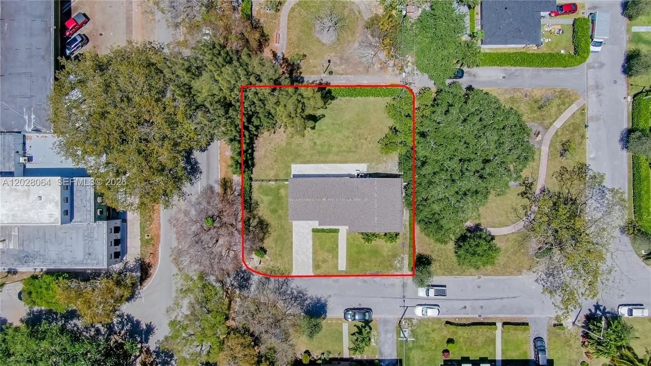 255 Grant Dr - Photo 2 of 31