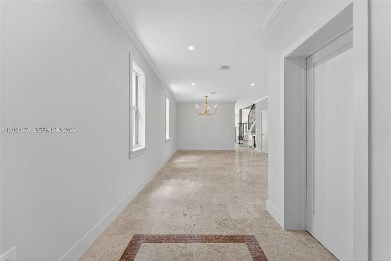 3062 New York St #3062 - Photo 3 of 28