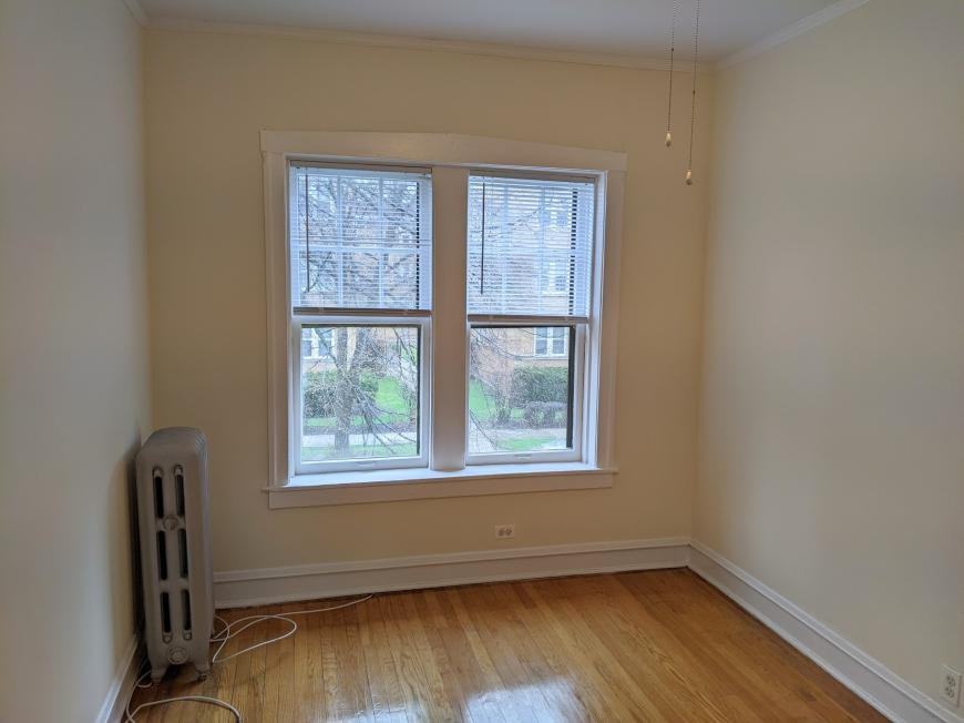712 Seward St - Photo 6 of 9