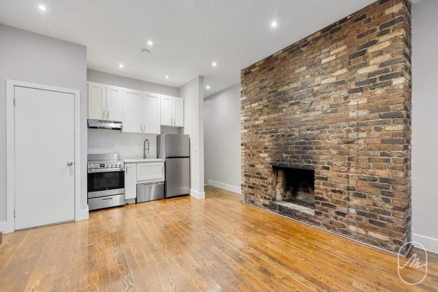 339 W 19th St - Photo 3 of 10