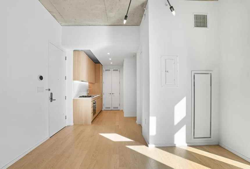 98 Front St - Photo 2 of 8