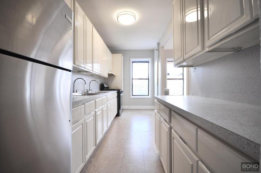 330 Albany Ave - Photo 3 of 9