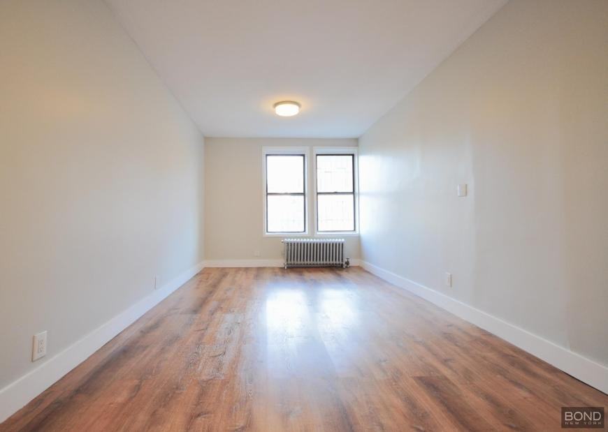 330 Albany Ave - Photo 6 of 9