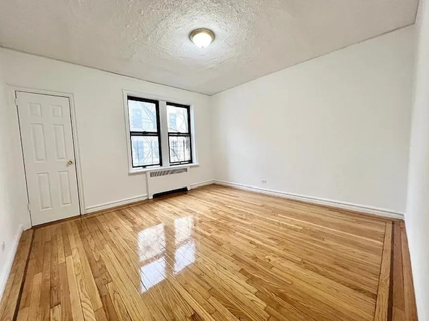 2300 Grand Concourse - Photo 4 of 8