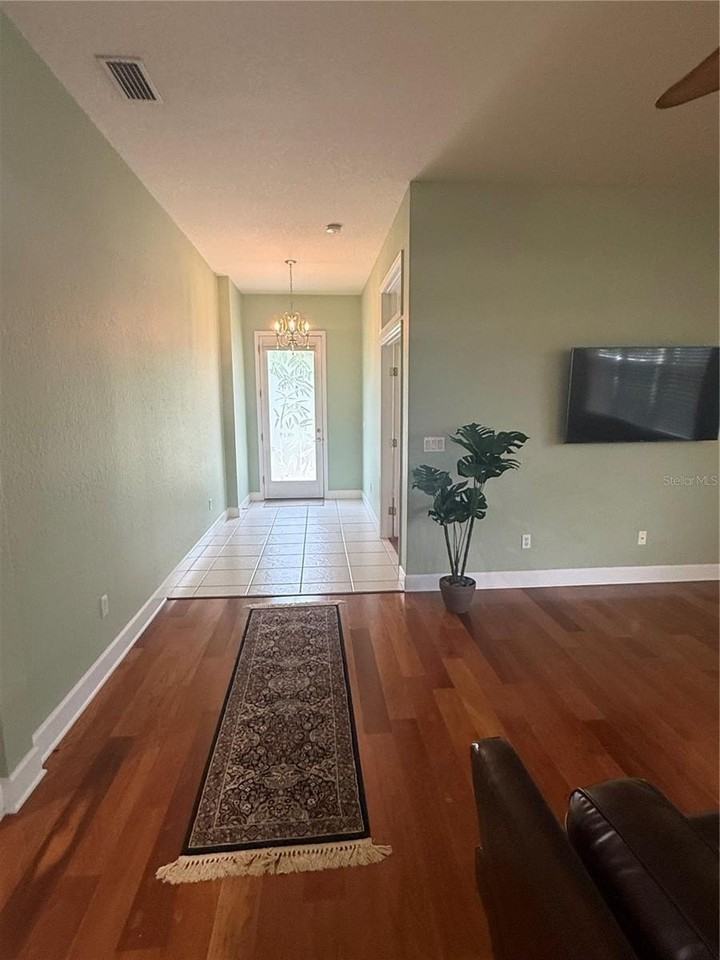3132 Connemara Dr - Photo 6 of 19