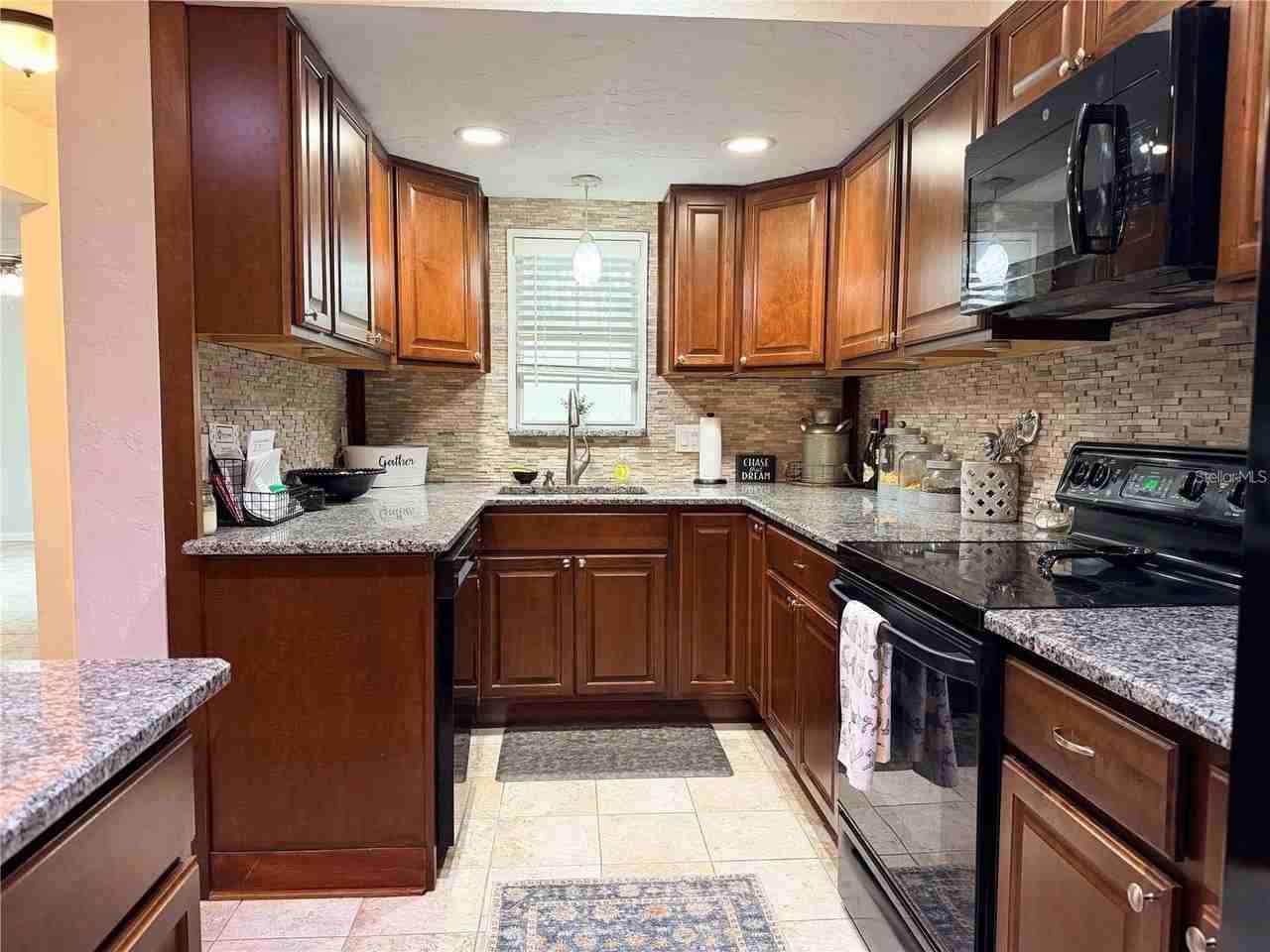 5418 Sw 4th Pl - Photo 2 of 9
