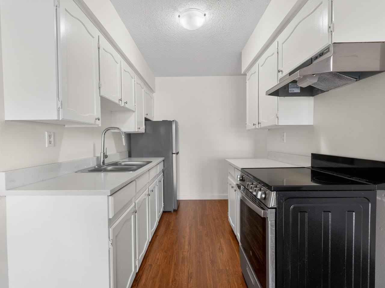 170 4th St W - Photo 5 of 12
