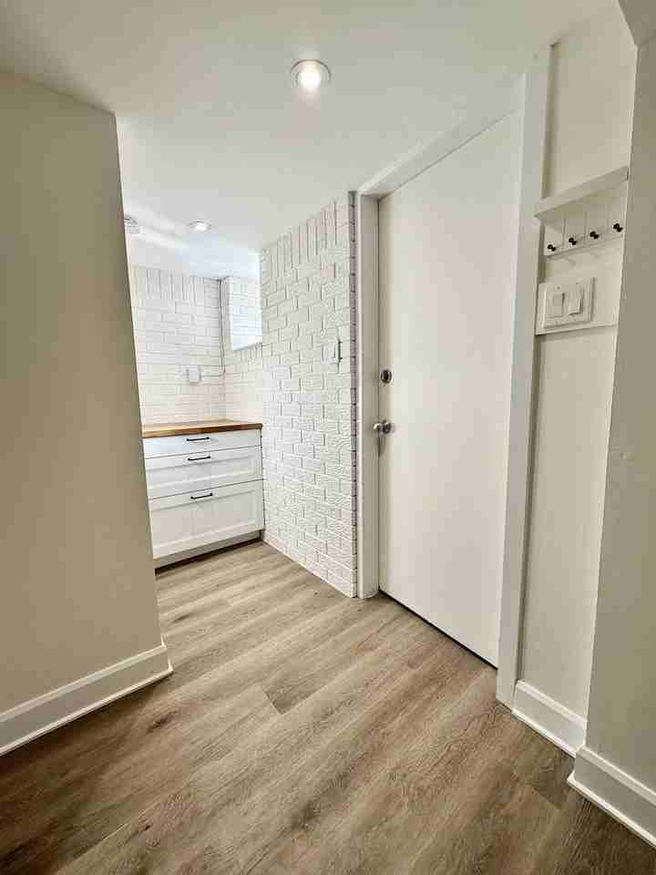 166 Delaware Ave - Photo 5 of 24
