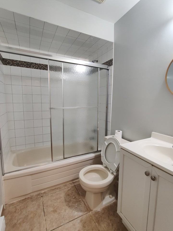 234 Brock St - Photo 4 of 9
