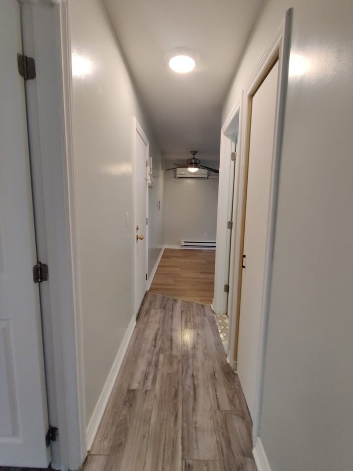 234 Brock St - Photo 6 of 9