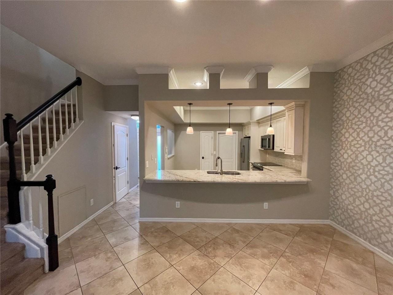 11219 Cedar Hollow Ln - Photo 6 of 26